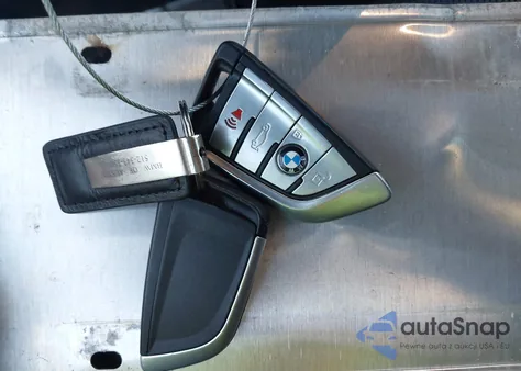 2021 BMW 530I z USA, uszkodzony, nr VIN WBA53BH04MCF02642